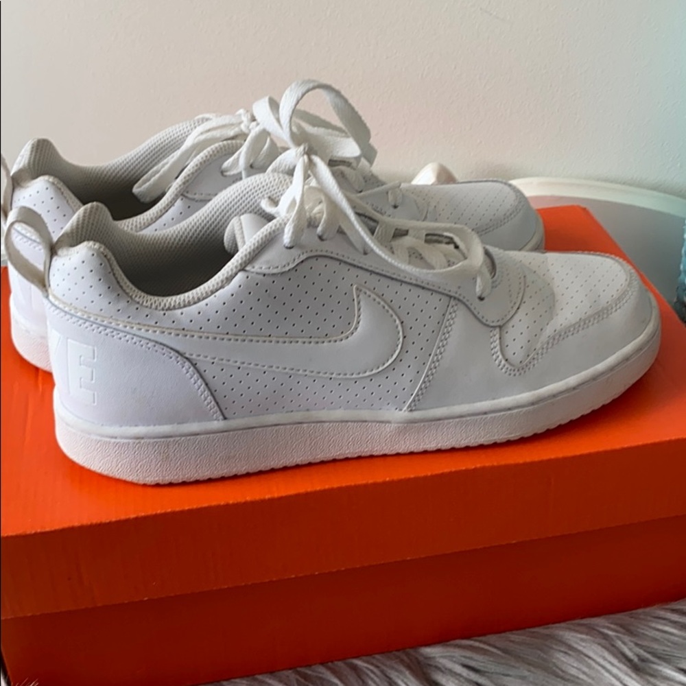 Nike Court Low